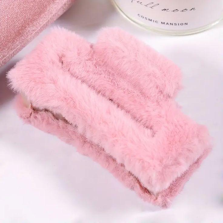 Fur Claw Clip Baby Pink - Haute Mes